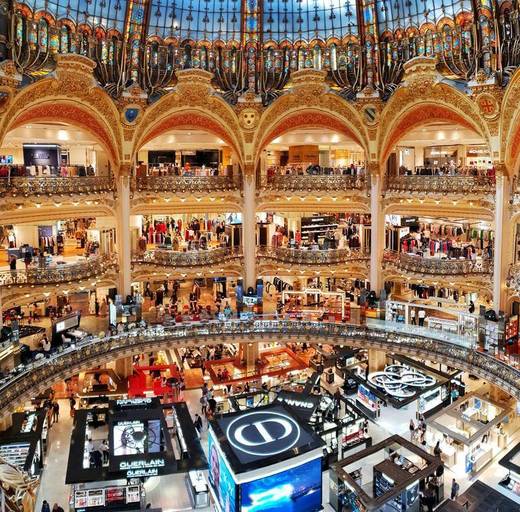 Galeries Lafayette - Shopping Welcome Center