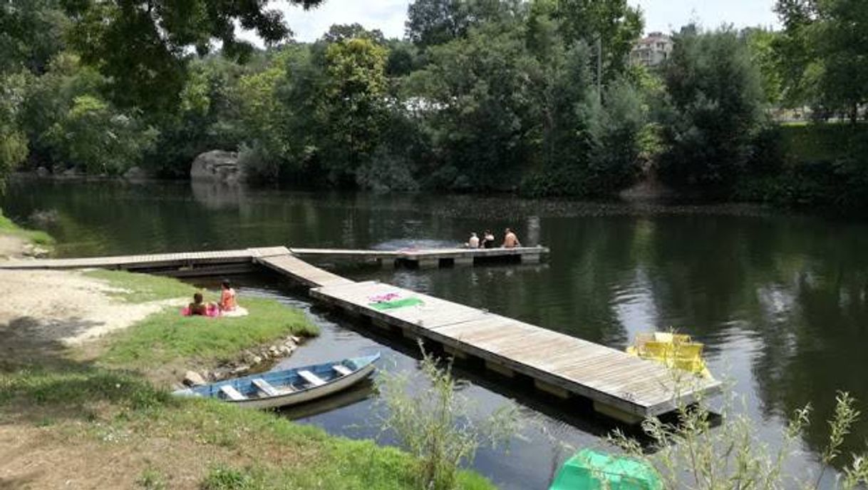 Lugar Praia Fluvial Aurora