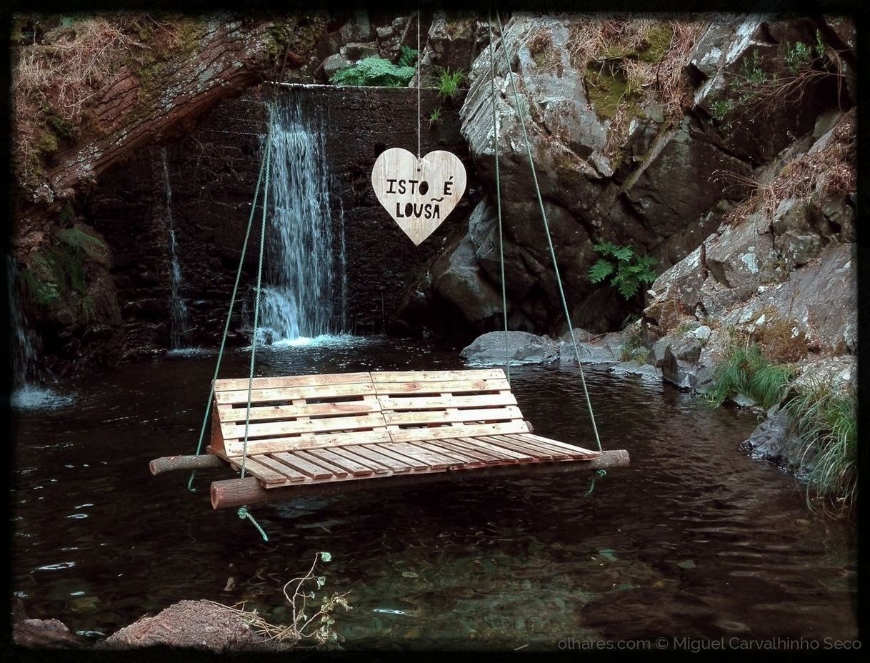 Place Isto é Lousã - Baloiço da Piscinas de Nossa Senhora da Piedade