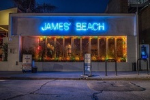 Restaurantes James' Beach