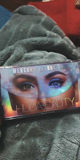 Huda Beauty Mercury Retrograde Palette
