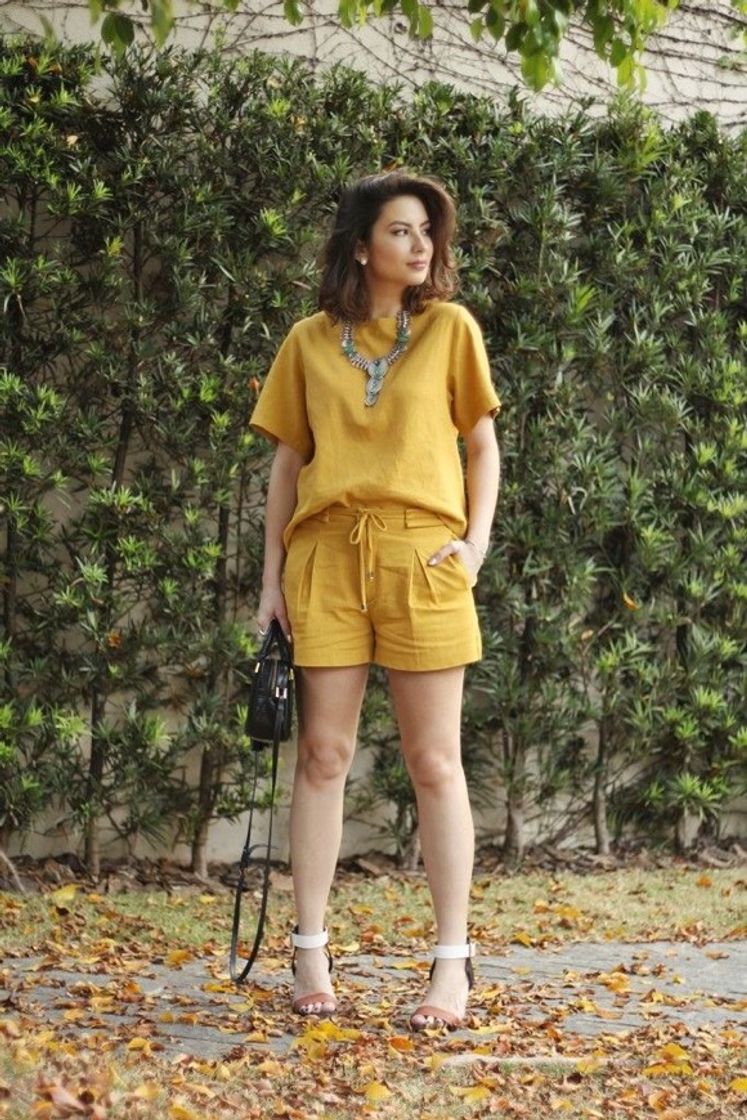 Moda look monocromático amarelo 💛