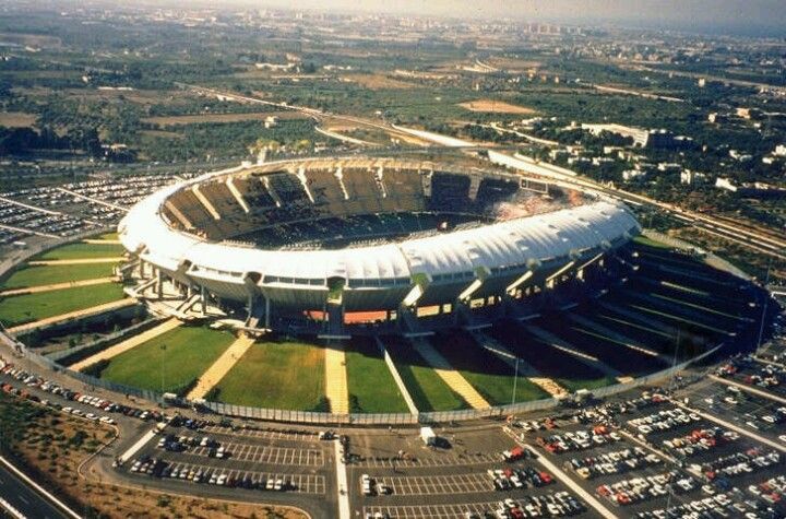 Lugar Estadio San Nicola