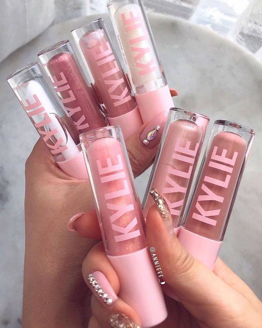 Fashion Use gloss Kylie é super brilhante e duradouro ✨♥️ recomendo