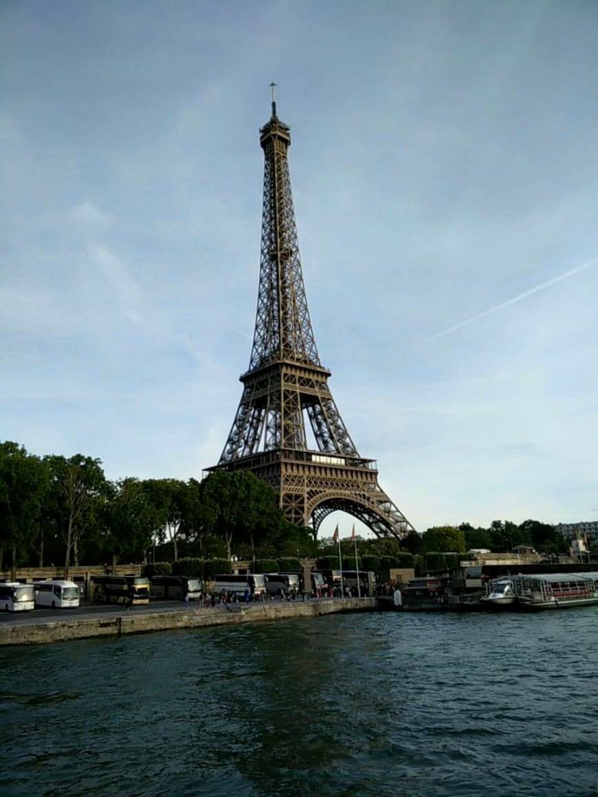 Place Torre Eiffel