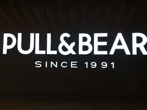 Place Pull and Bear