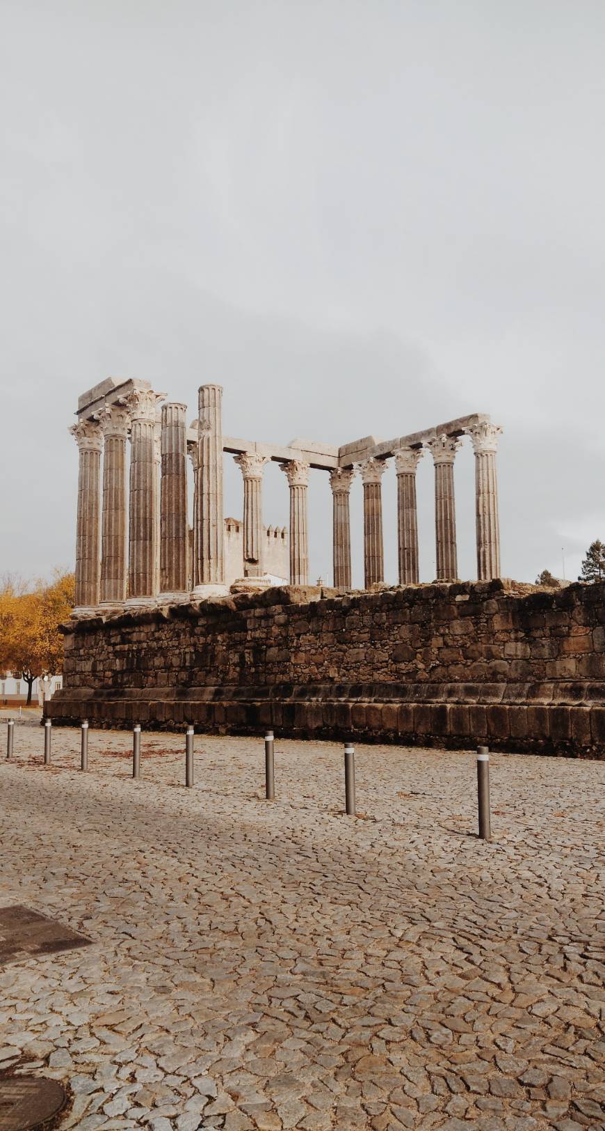 Place Templo romano de Évora