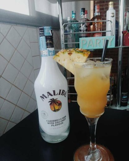 Malibu com ananás 