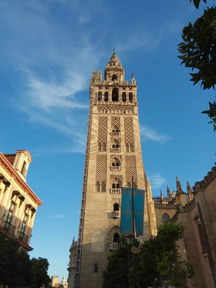 Lugar La Giralda 
