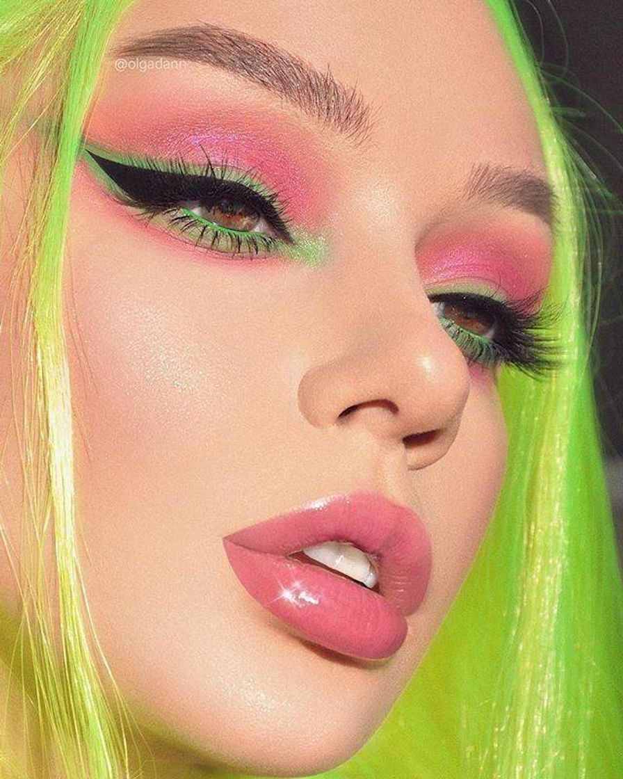 Fashion Green & Pink 💚💖