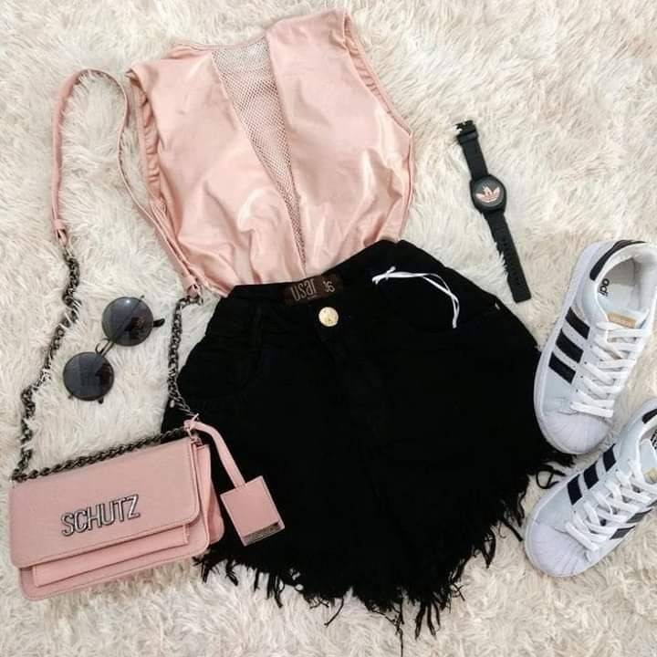 Pink and black 🖤 💗