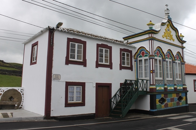 Império do Divino Espírito Santo do Outeiro