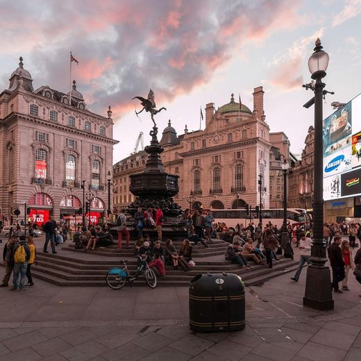 Piccadilly Circus