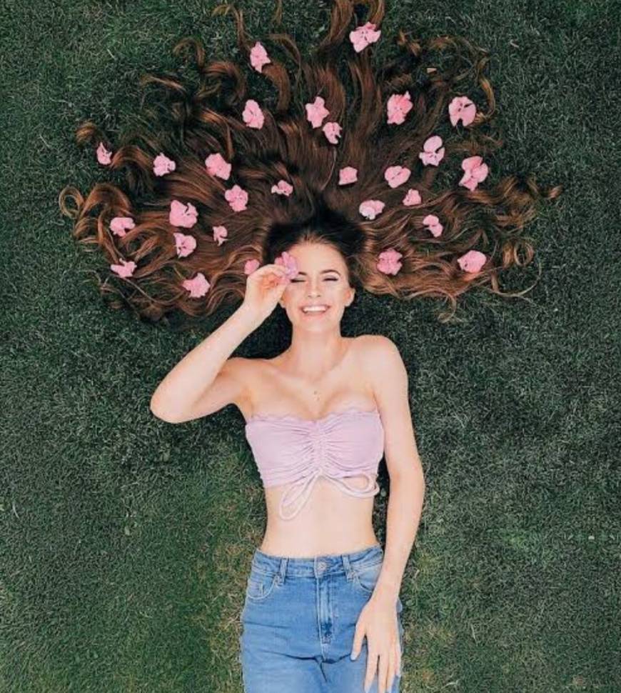 Moda Foto com cabelo e flores 