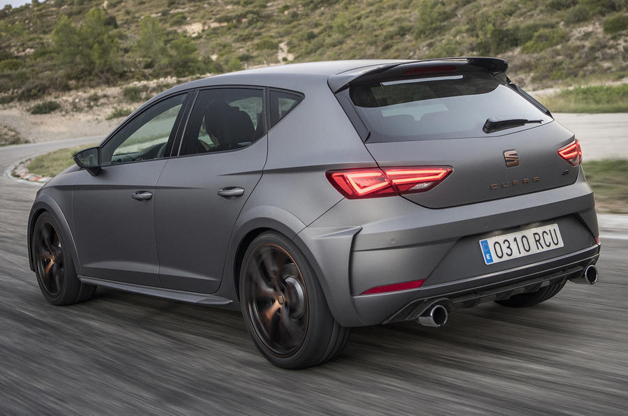 Social Seat cupra R