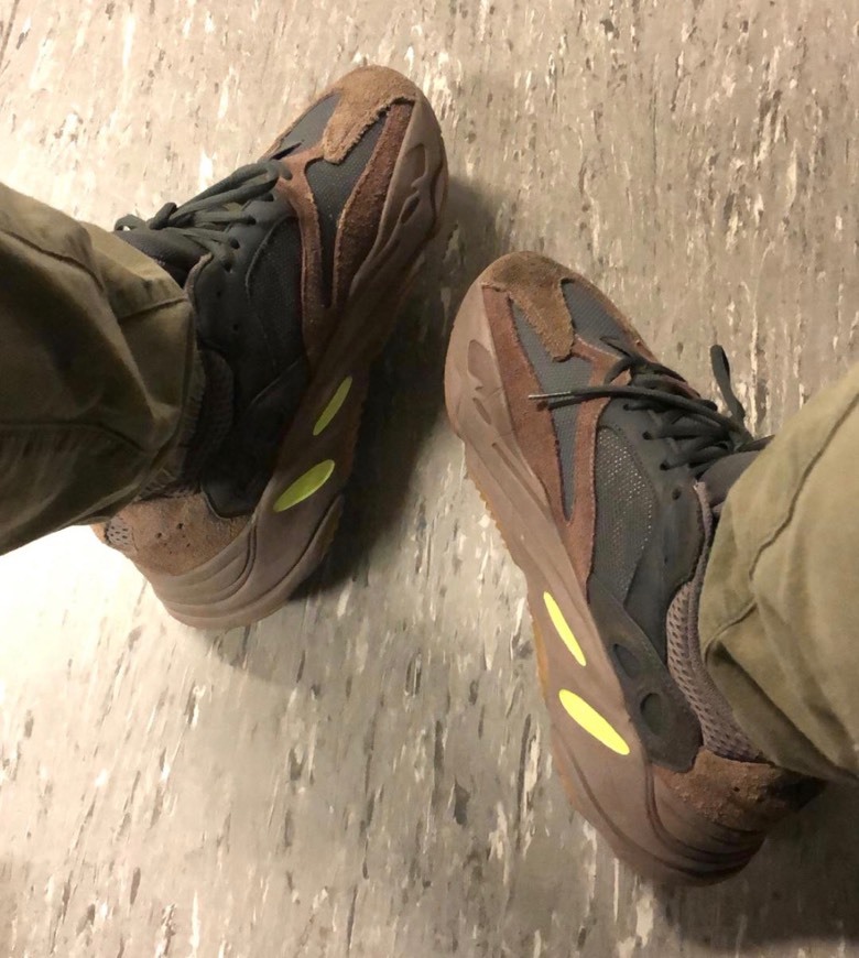 Product Adidas Yeezy 700 Mauve 