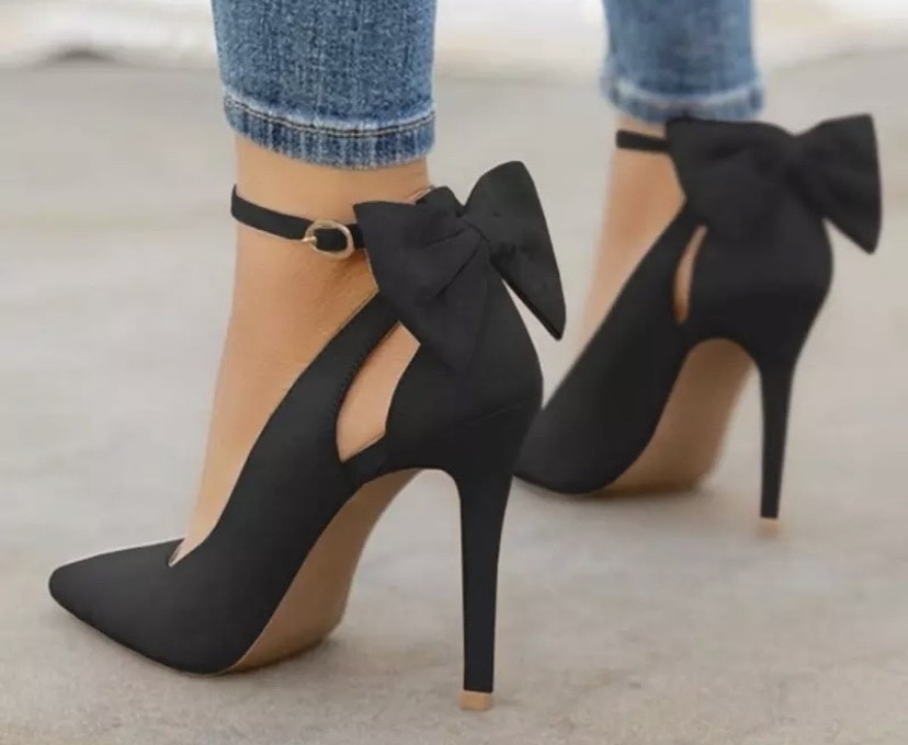 Social Stiletto Lace 