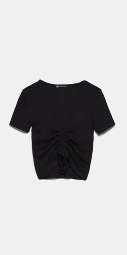 T-Shirt Cropped com Franzidos em Preto