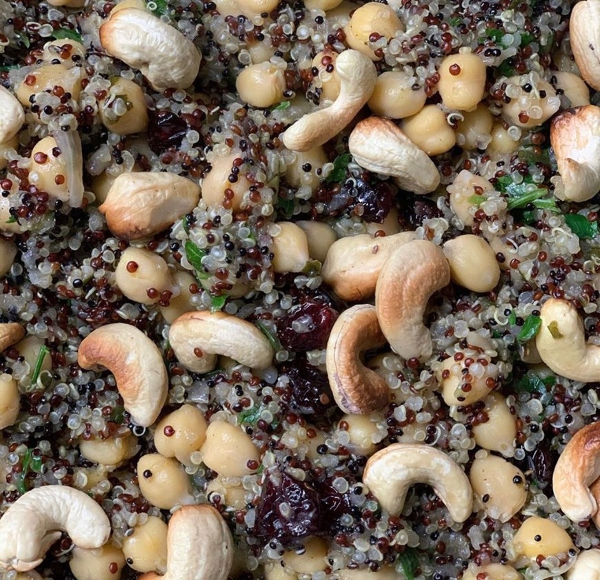 Fashion Salada de quinoa, grão e caju 🌱