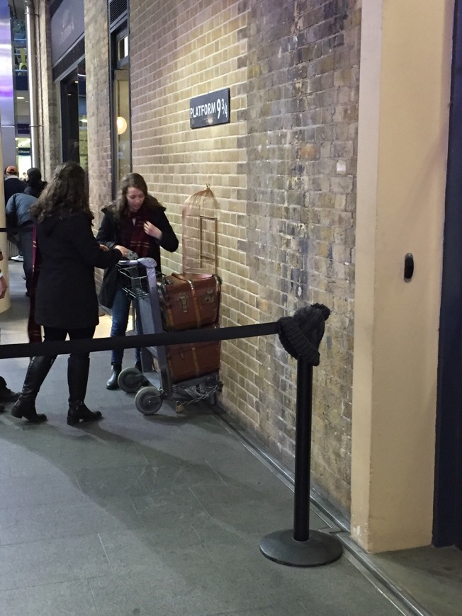 Place The Harry Potter Shop at Platform 9¾