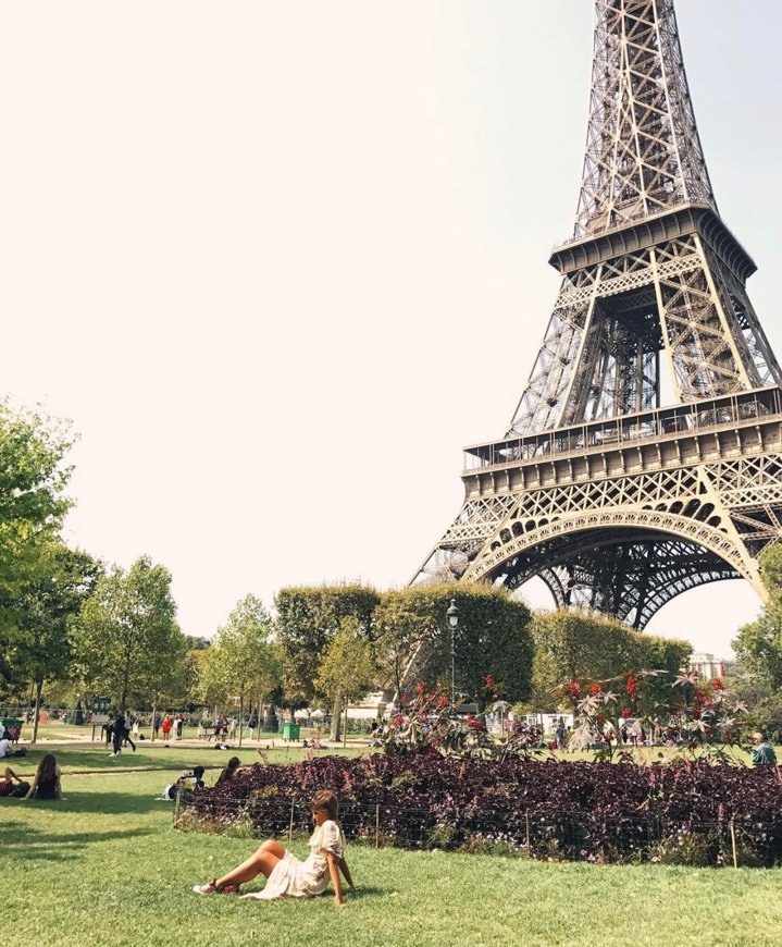 Place Torre Eiffel