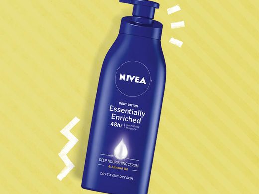 Loção diária Nivea Essentially Enriched 