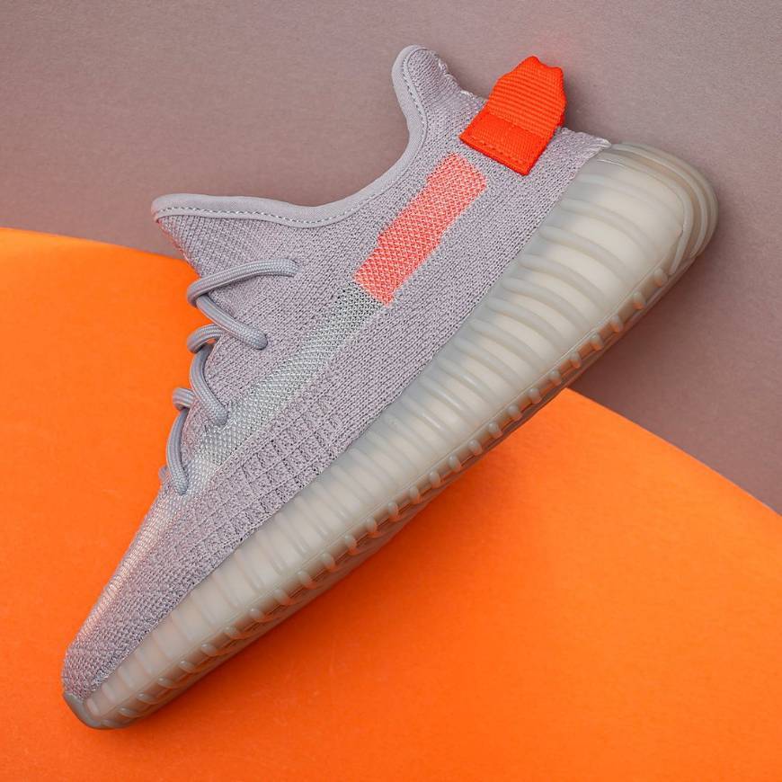 Social Adidas Yeezy Boost 350 V2