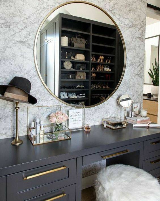 Black & Gold Decor