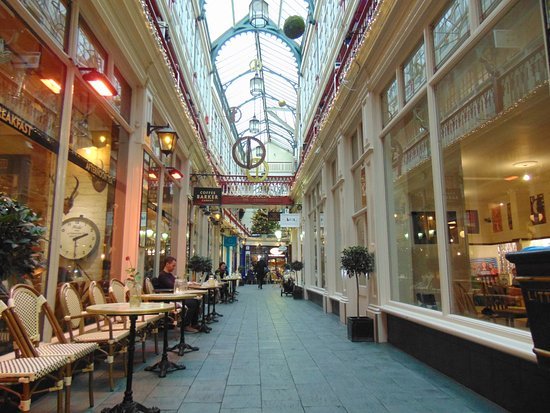 Place Castle Quarter Arcades