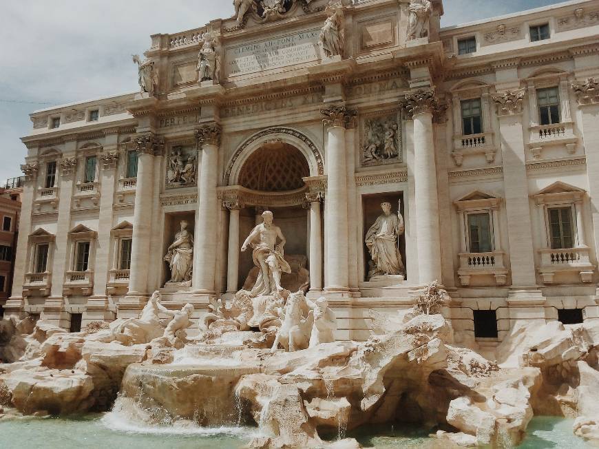 Place Fontana di Trevi