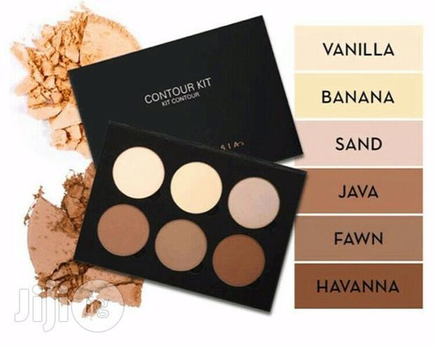 Social Anastacia contour kit