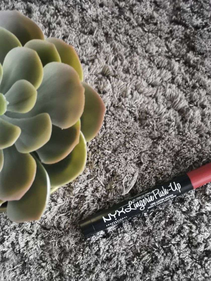 Social NYX Professional Makeup Pintalabios Soft Matte Lip Cream, Acabado cremoso mate, Color