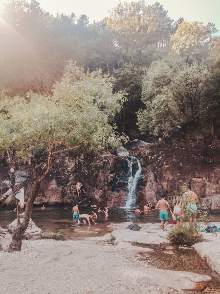 Place Cascata de Várzeas