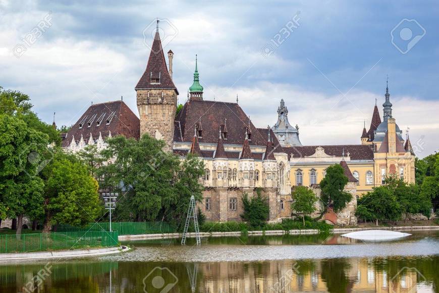 Place Vajdahunyad utca