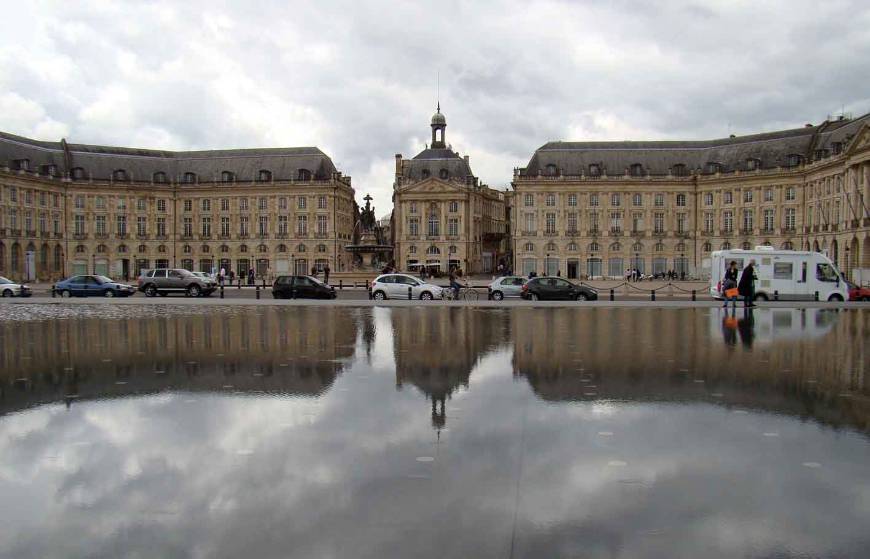 Place Le Miroir d'eau