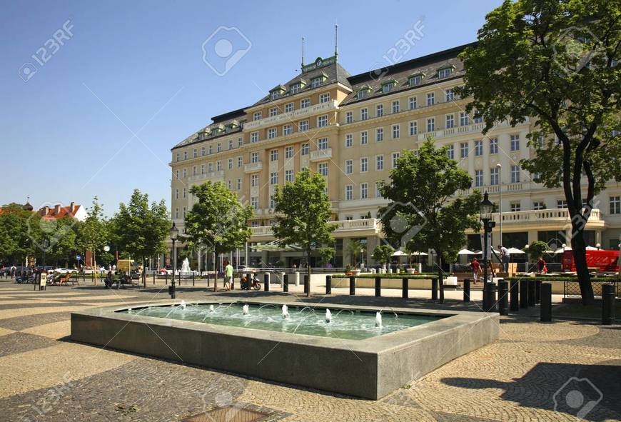 Place Hviezdoslavovo námestie