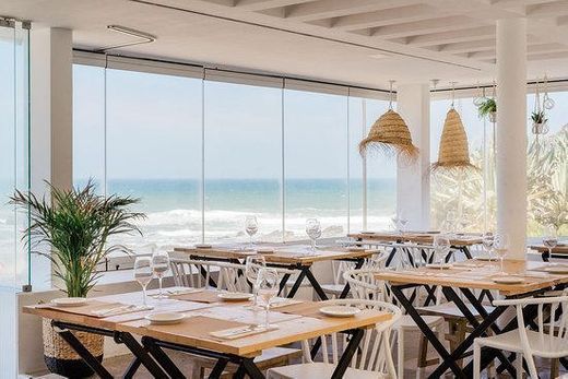 Bronzear Beach Bar & Restaurant