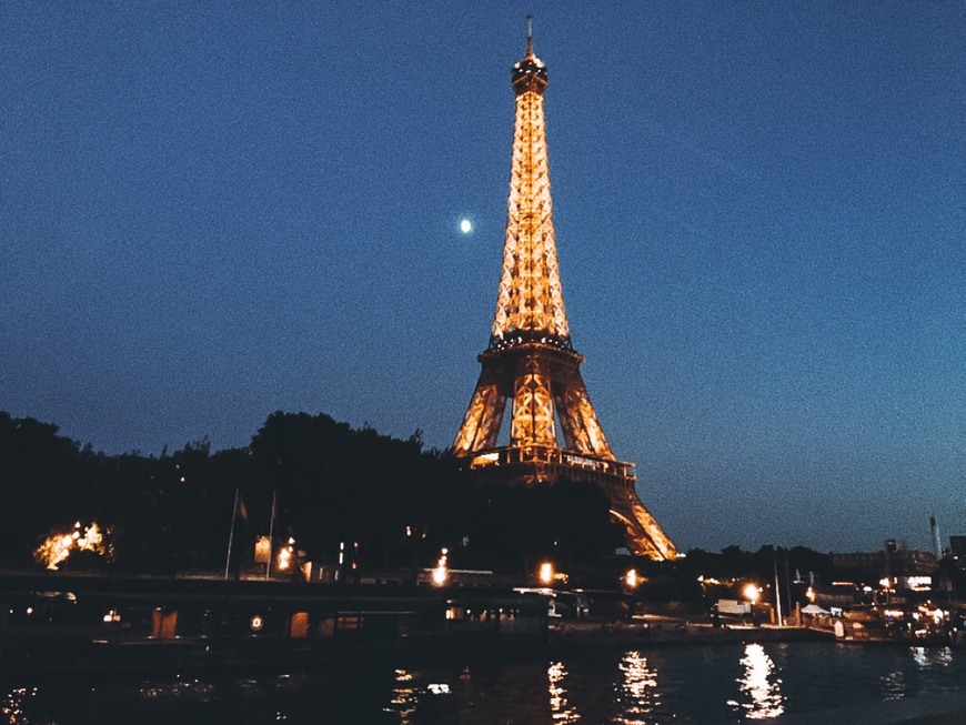 Place Eiffel Tower