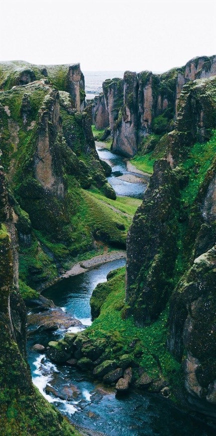 Place Fjaðrárgljúfur Canyon