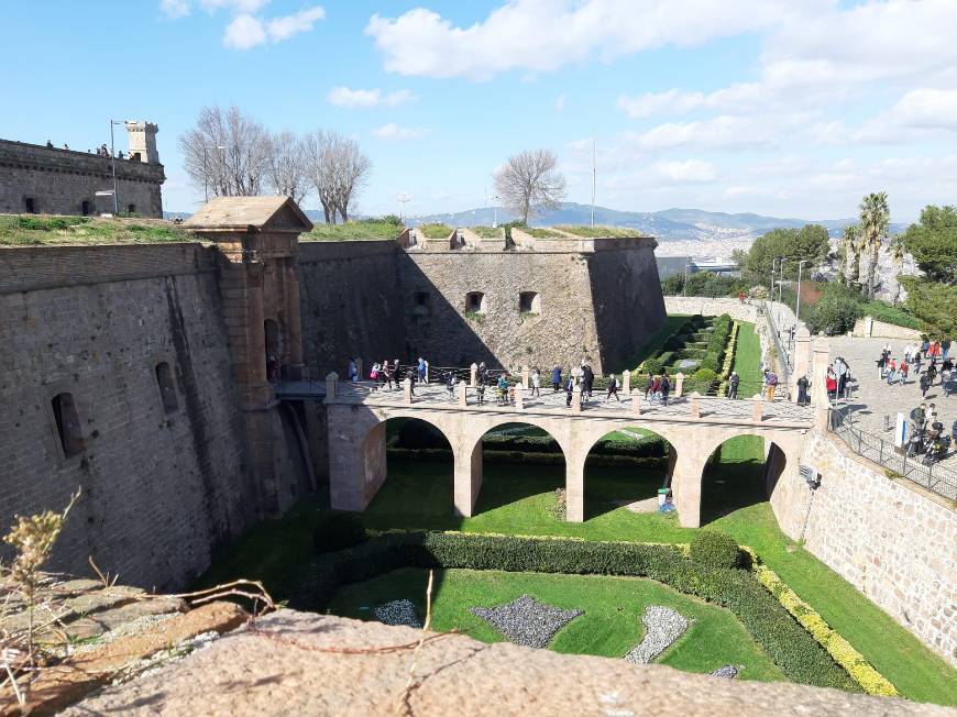 Place Castillo de Montjuïc