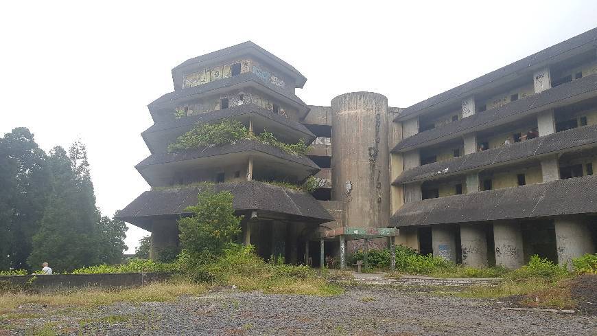 Place Hotel abandonado - Monte Palace