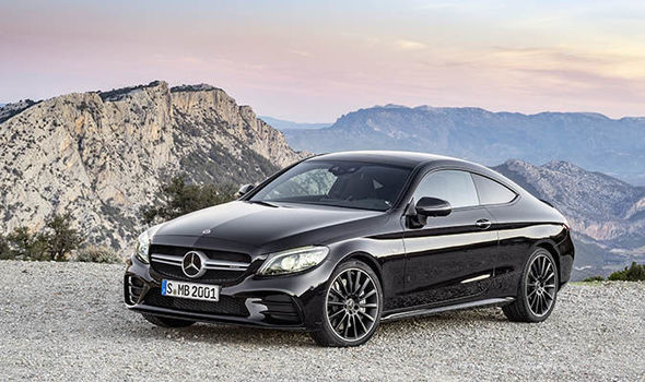 Moda C-Class Luxury Performance Coupes | Mercedes-Benz USA