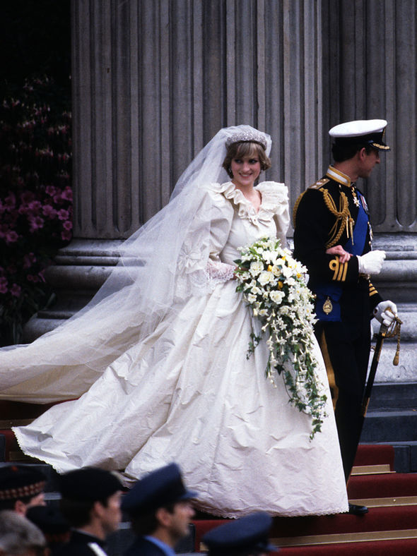 Fashion Princess Diana - Death, Wedding & Family - Biography