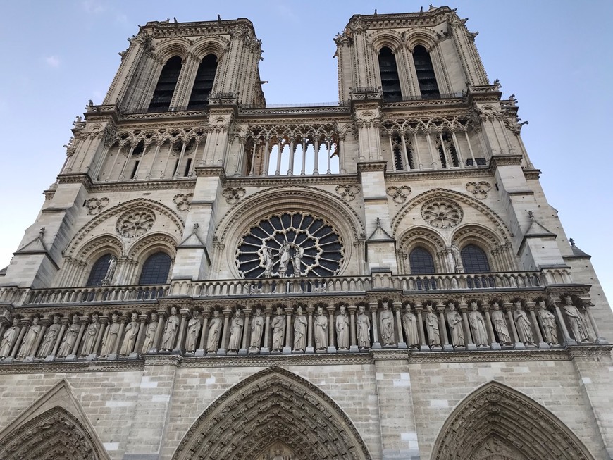 Place Notre Dame