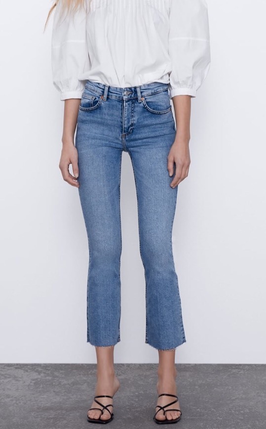 Moda Jeans mid rise cropped flare - Zara