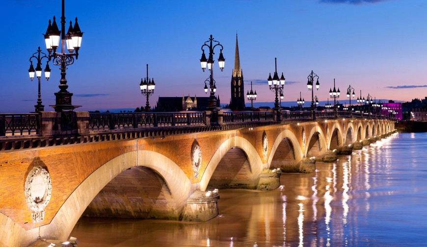 Place Pont de pierre