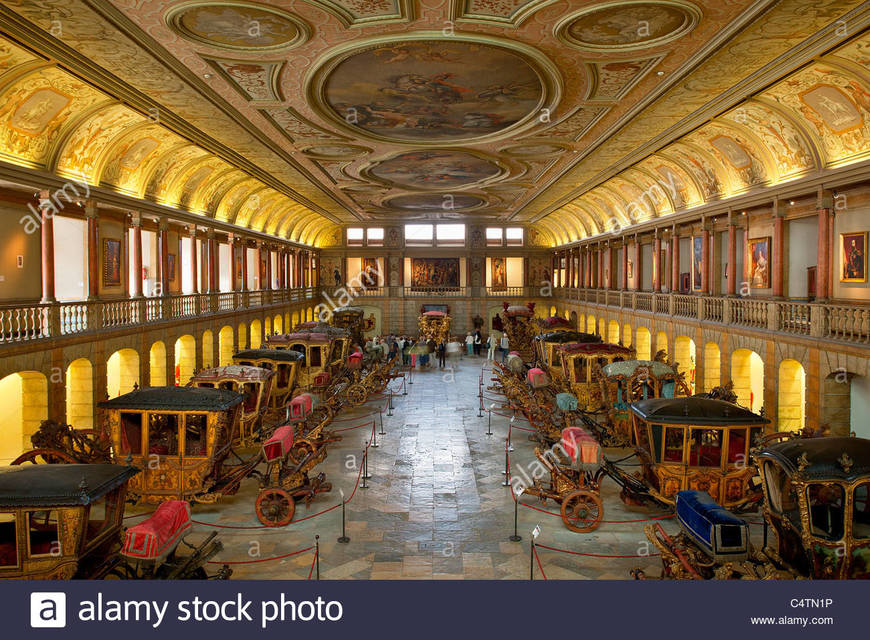 Place Museu Nacional dos Coches