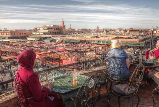 Le grand balcon du café glacier