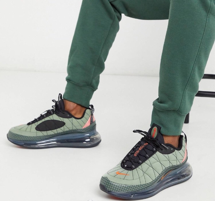 Product Nike Air Max 720-818