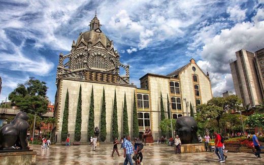 Plaza Botero